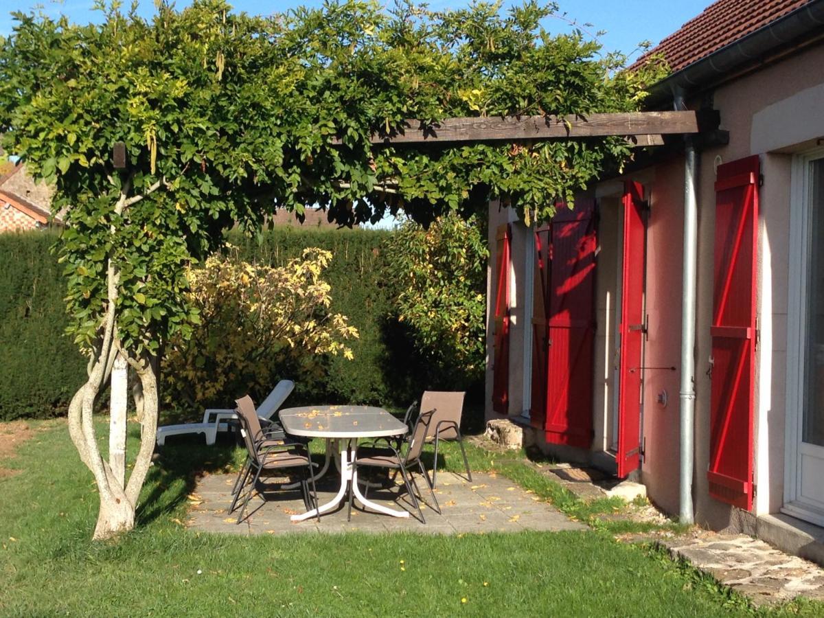 Calme Au Canal De Centre Dennevy Oda fotoğraf